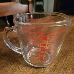 Pyrex Clear Glass 2 Cup with Red Markings CLOSED HANDLE